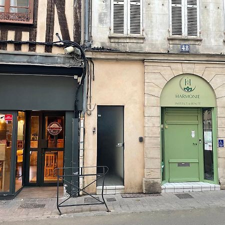 Appartement Complet Hyper Centre Auxerre Exterior photo